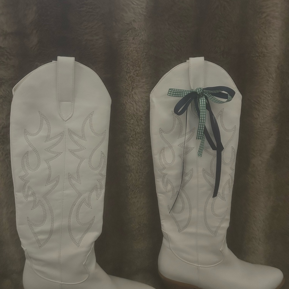 Mario Bellini White Cowboy Boots with Bow Detail
